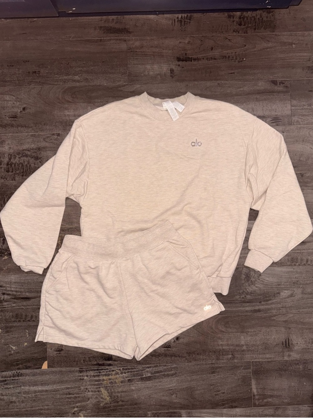 ALO Yoga Set Neutral in Light Beige